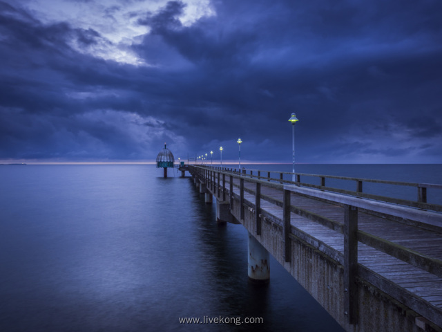 海边夜景