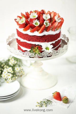 双层夹心草莓奶油蛋糕