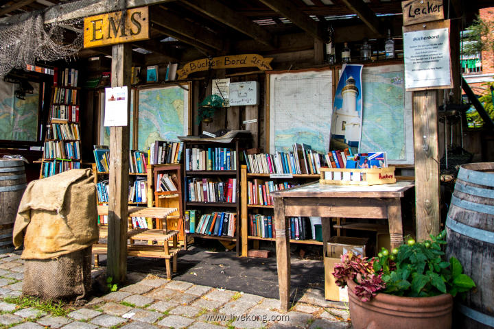 街头复古小书店