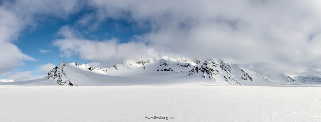 实拍冬季雪山美景