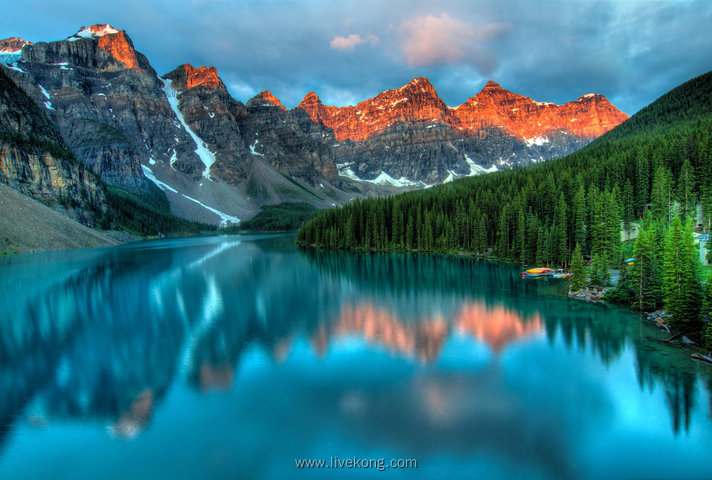 森林湖泊美景